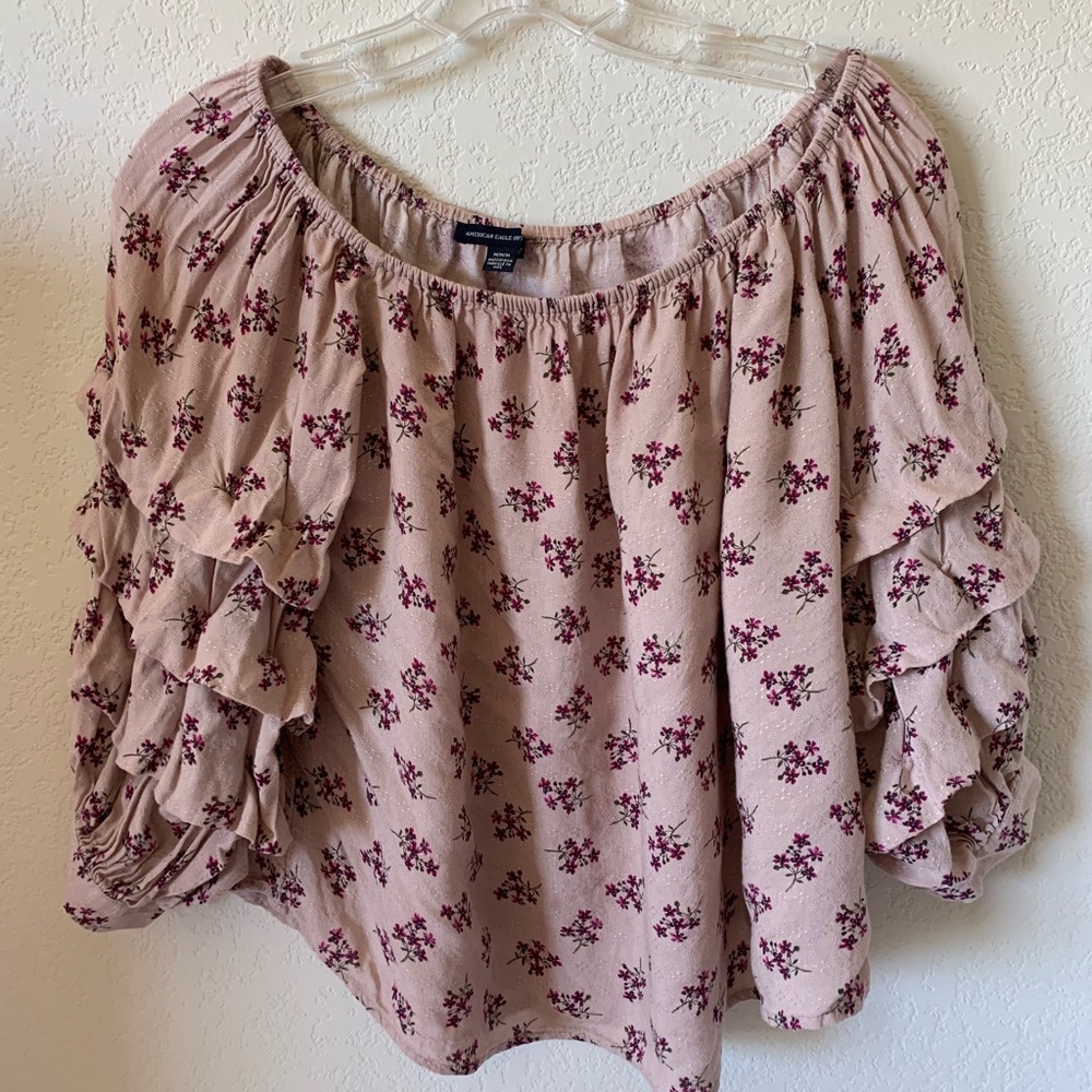 AMERICAN EAGLE FLORAL RUFFLED BLOUSE